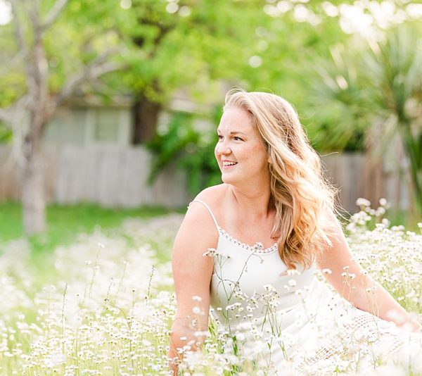 Spring Mini Sessions in a Flower Field